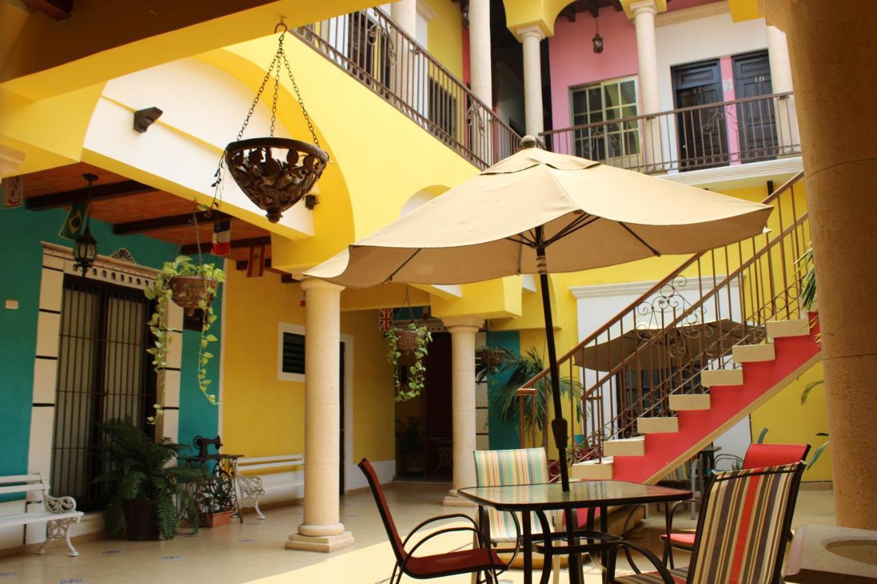 Hotel Guaranducha Inn カンペチェ エクステリア 写真